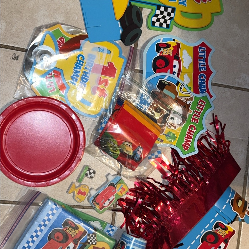 Disney CARS Red Party Decorations Set